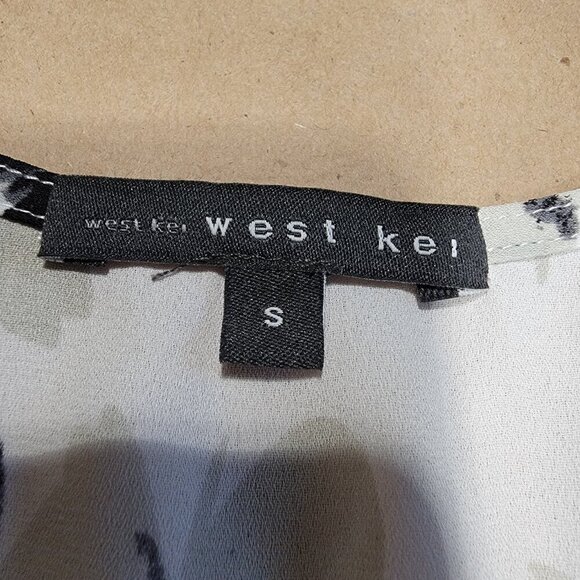 West Kei Size S White w/ Black and Gray Floral Bubble Hem Blouse - Picture 13 of 14